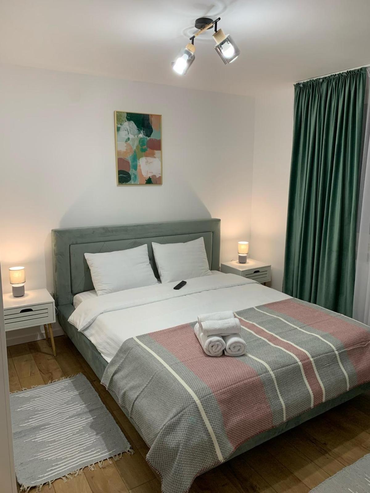 Iris Apartment เปียตราเนียมซ์ ภายนอก รูปภาพ